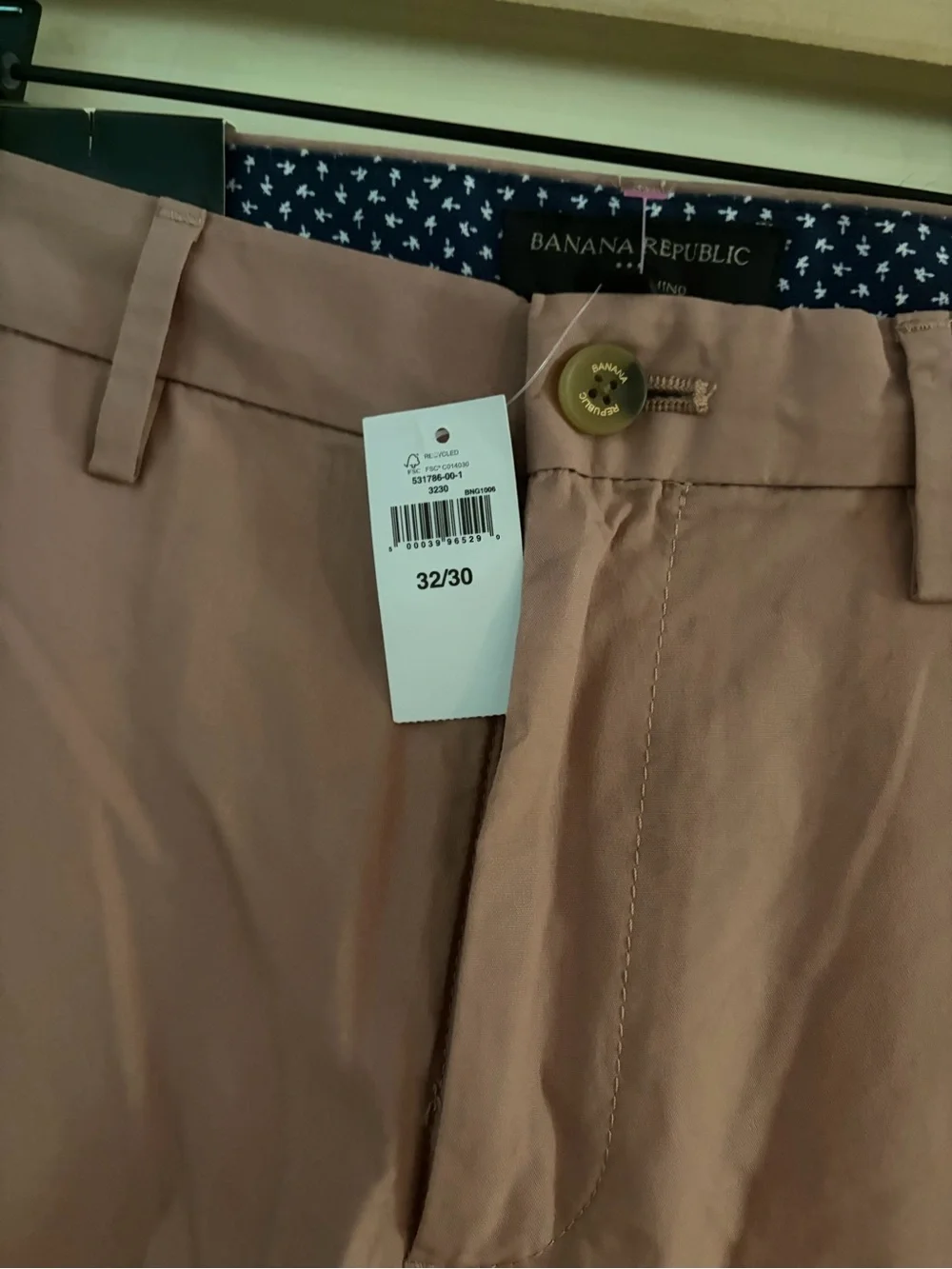 Banana Republic Men's Summer Weight Aiden Chino Pants Size 32 x 30 NWT